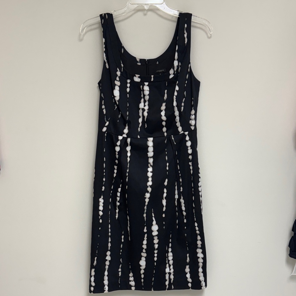 Ann Taylor Black and White Sleeveless Sheath Dress